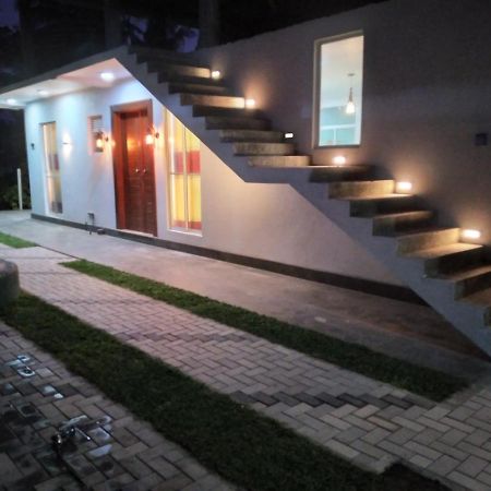 Golden Villa Амбалангода Экстерьер фото